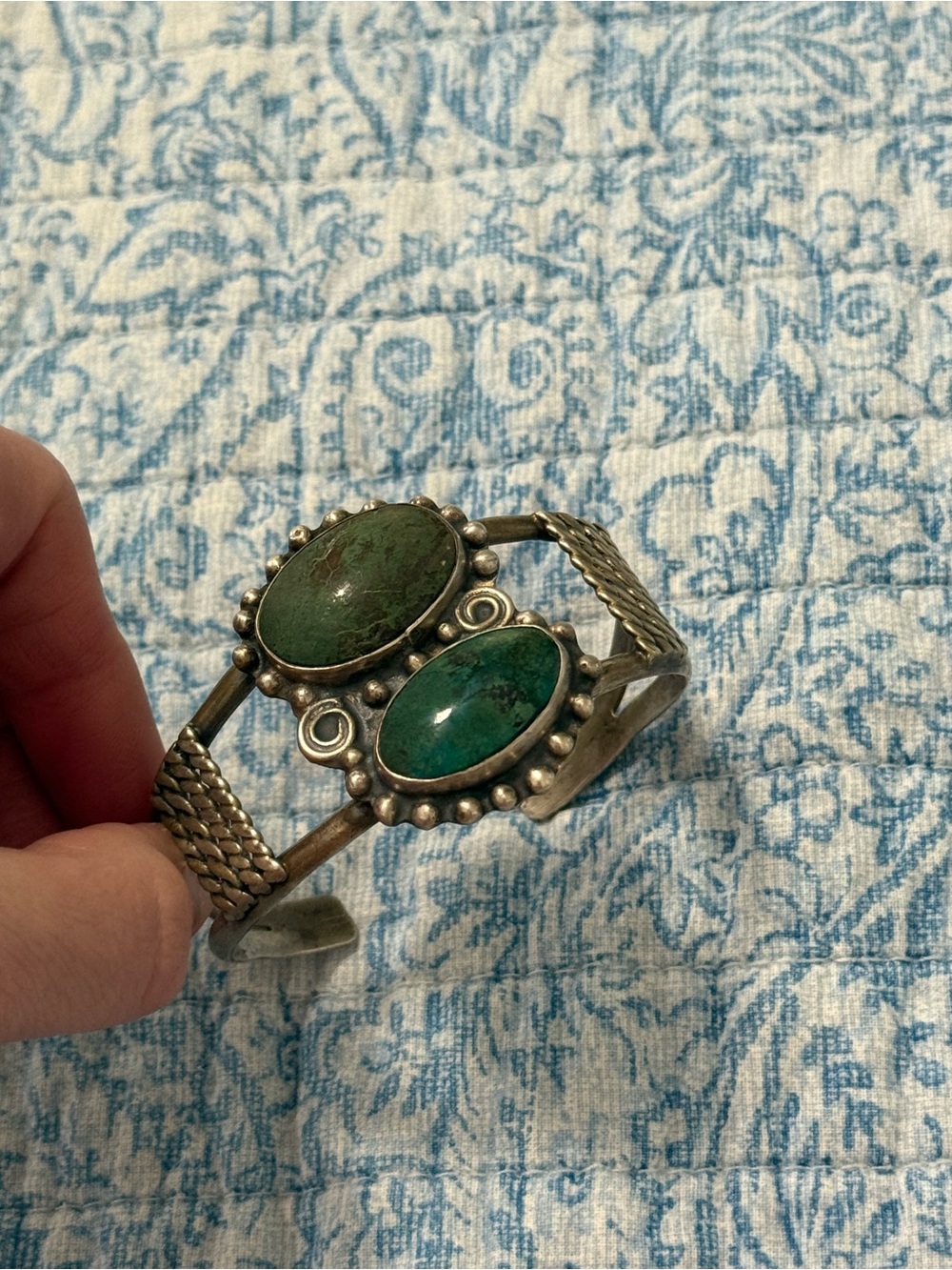 VINTAGE NATIVE AMERICAN NAVAJO GREEN TURQUOISE STERLING SILVER BRACELET